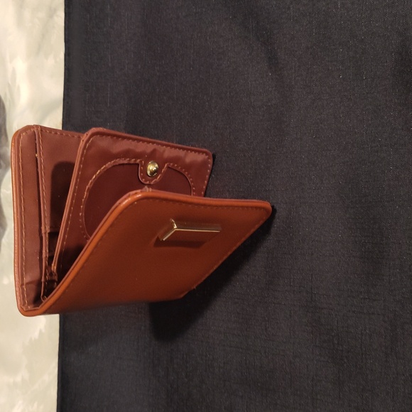 Brown wallet - Picture 4 of 4